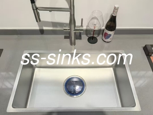 Cubo de agua de acero inoxidable personalizado para cuartos de cocina y diseño atemporal