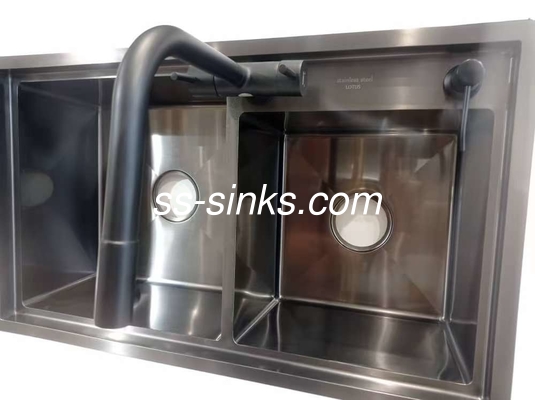 18 Gauge de acero inoxidable lavamanos hechos a mano 2 Cuenca Lavadero de cocina lavamanos hechos a mano con desagüe