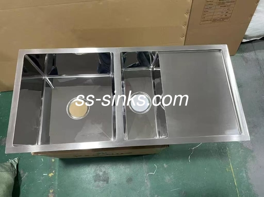 Estación de trabajo de doble tazón de cocina hecha a mano con tablero de drenaje