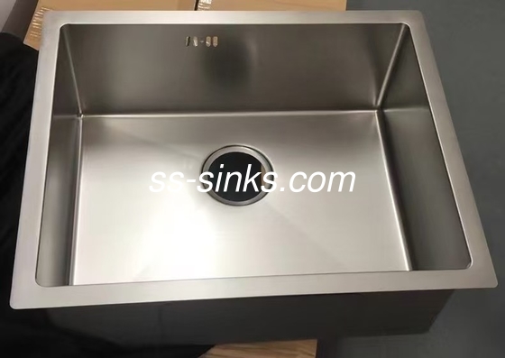 Cuenco doble de lavado a mano de 220 mm profundidad de cuenco y instalación conveniente