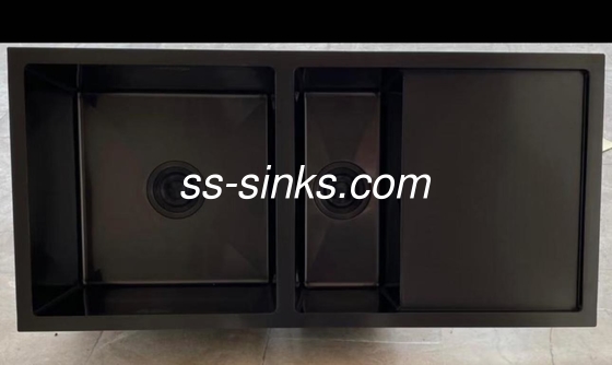 18/10 Cuenca de cocina hecha a mano de acero inoxidable de cromo/níquel con tablero de drenaje y dimensiones personalizadas