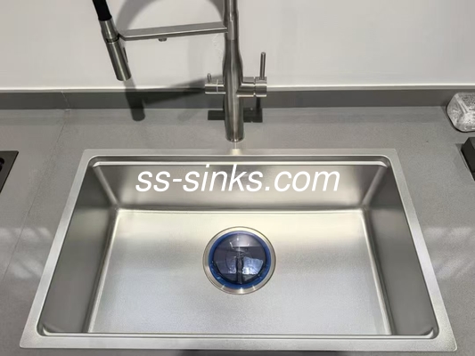 Cubo de agua de acero inoxidable personalizado para cuartos de cocina y diseño atemporal